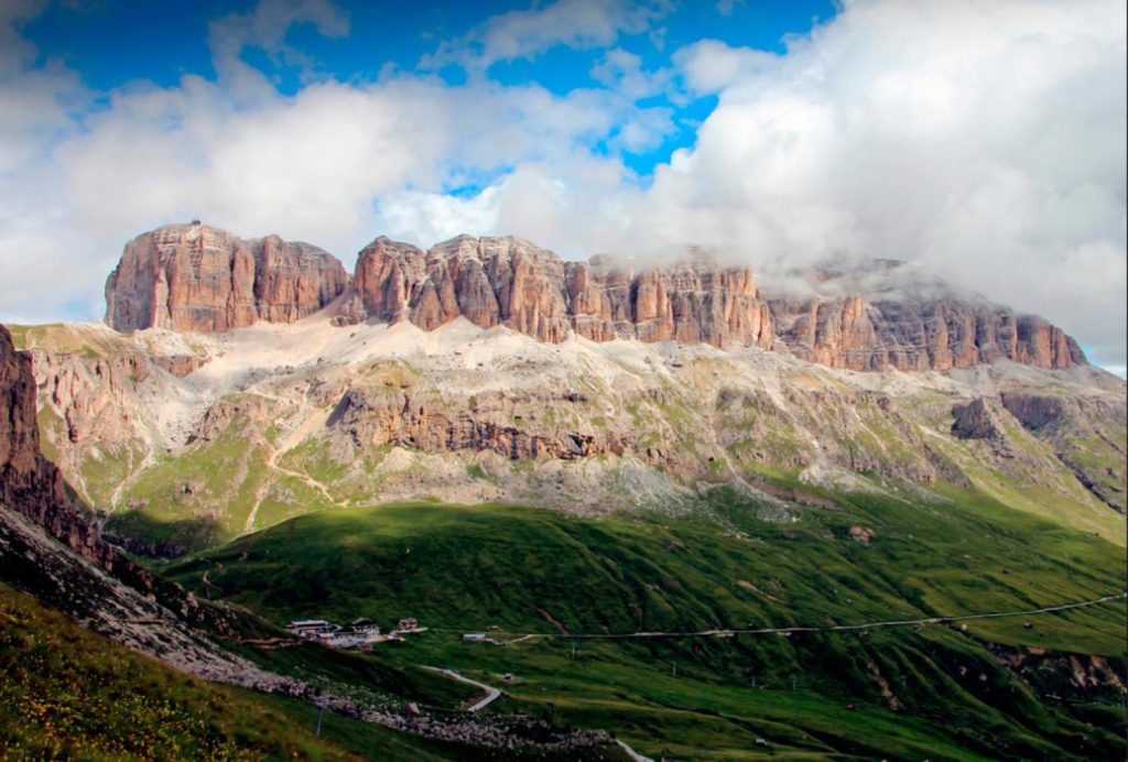 Senderismo en Dolomitas: un paisaje mágico