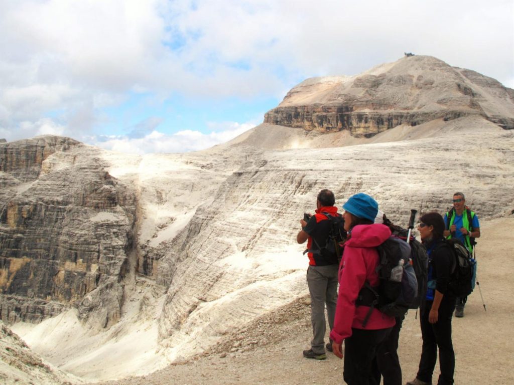 Senderistas en Dolomitas
