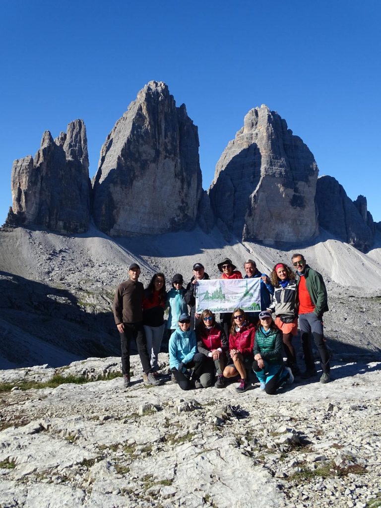 Un grupo de Geographica en las Tres Cimas de Lavaredo, Dolomitas